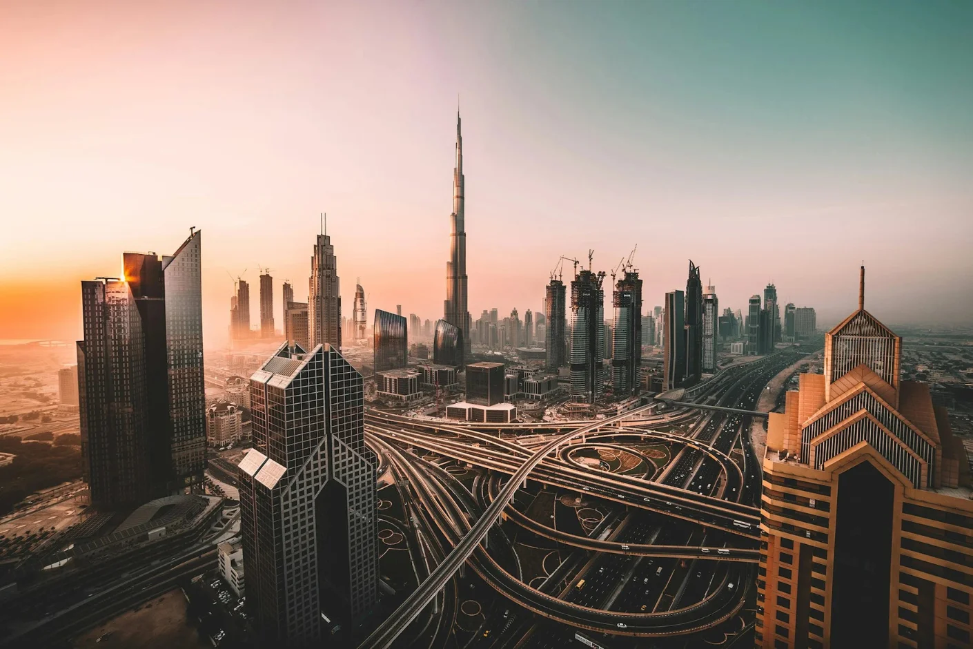 ALTAMAYUZ ALMALAKI Dubai business setup experts with Dubai skyline